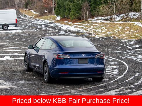 Used 2022 Tesla Model 3 Standard Range image 6