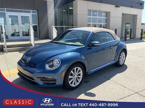 Used 2019 Volkswagen Beetle 2.0T SE FWD image 1
