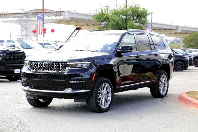 Used 2024 Jeep Grand Cherokee L Summit w/ Luxury Tech Group V AWD/4WD image 7