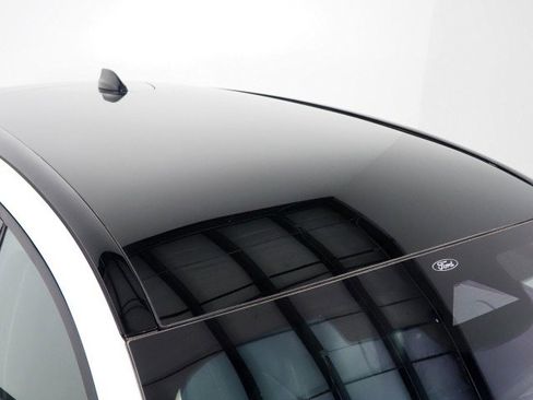 Used 2022 Ford Mustang Mach-E Premium image 4