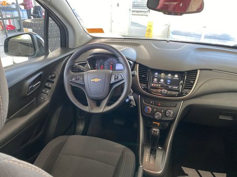 Used 2019 Chevrolet Trax LS w/ Tint and Cruise Package image 23