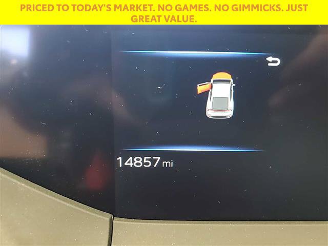 Used 2025 Toyota Prius XLE FWD image 8