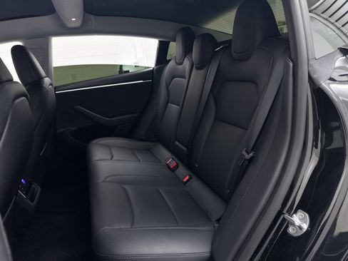 Used 2025 Tesla Model 3 Long Range AWD/4WD image 33