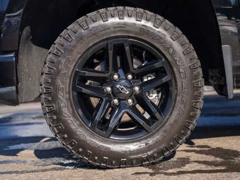 Used 2022 Chevrolet Silverado 1500 LT Trail Boss w/ Bed Protection Package image 2