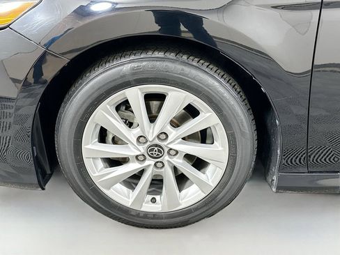 Used 2022 Toyota Camry LE image 29