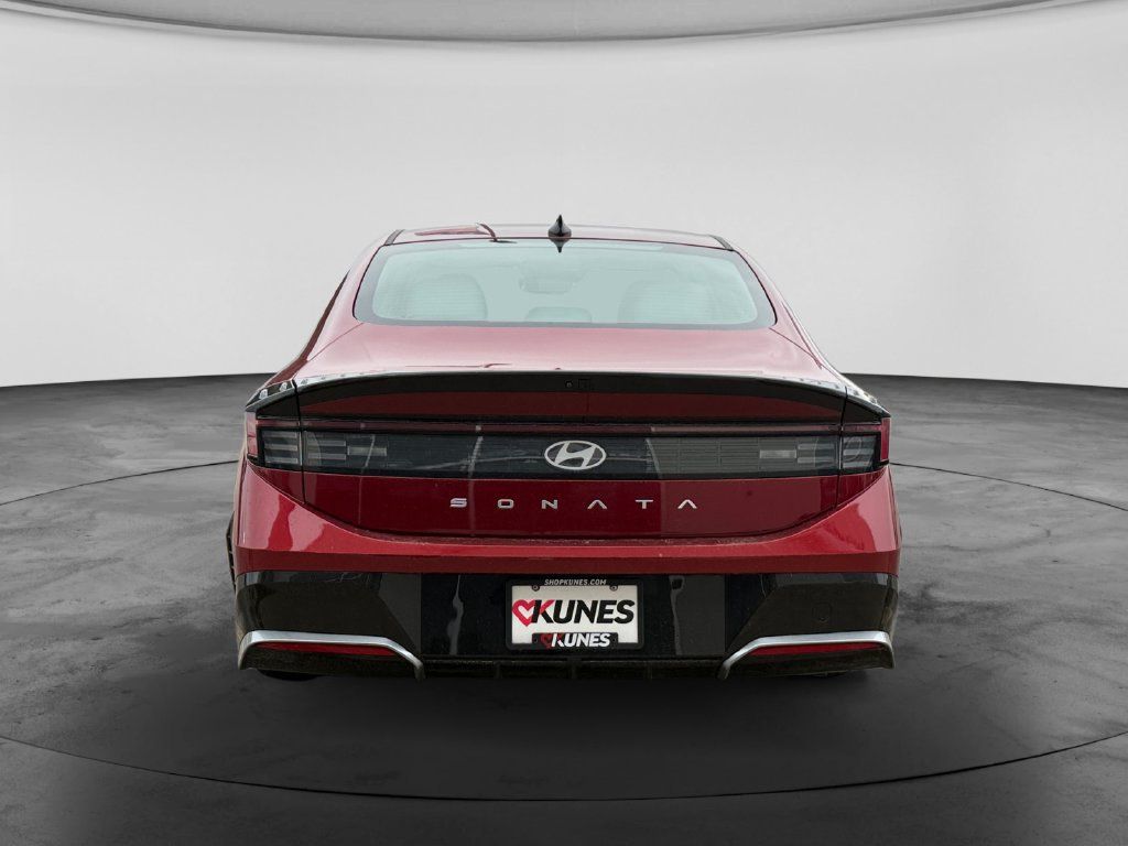 Used 2025 Hyundai Sonata SEL FWD image 8