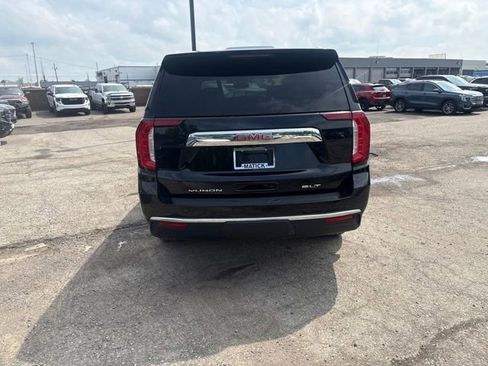 Used 2023 GMC Yukon XL SLT w/ SLT Premium Package AWD/4WD image 4