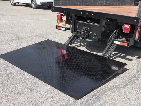 Used 2017 Ford F550 4x4 Regular Cab Super Duty image 9