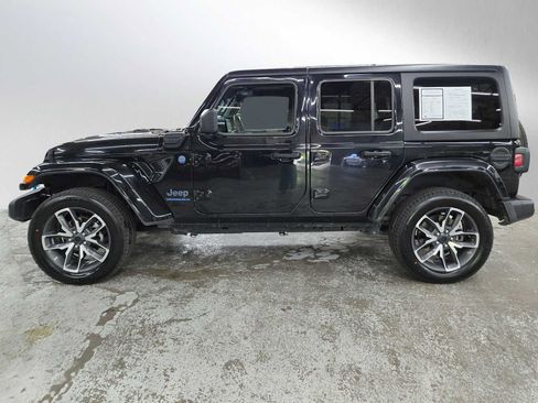 Used 2024 Jeep Wrangler Unlimited AWD/4WD image 6