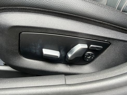 Used 2019 BMW 530i w/ Convenience Package RWD image 49