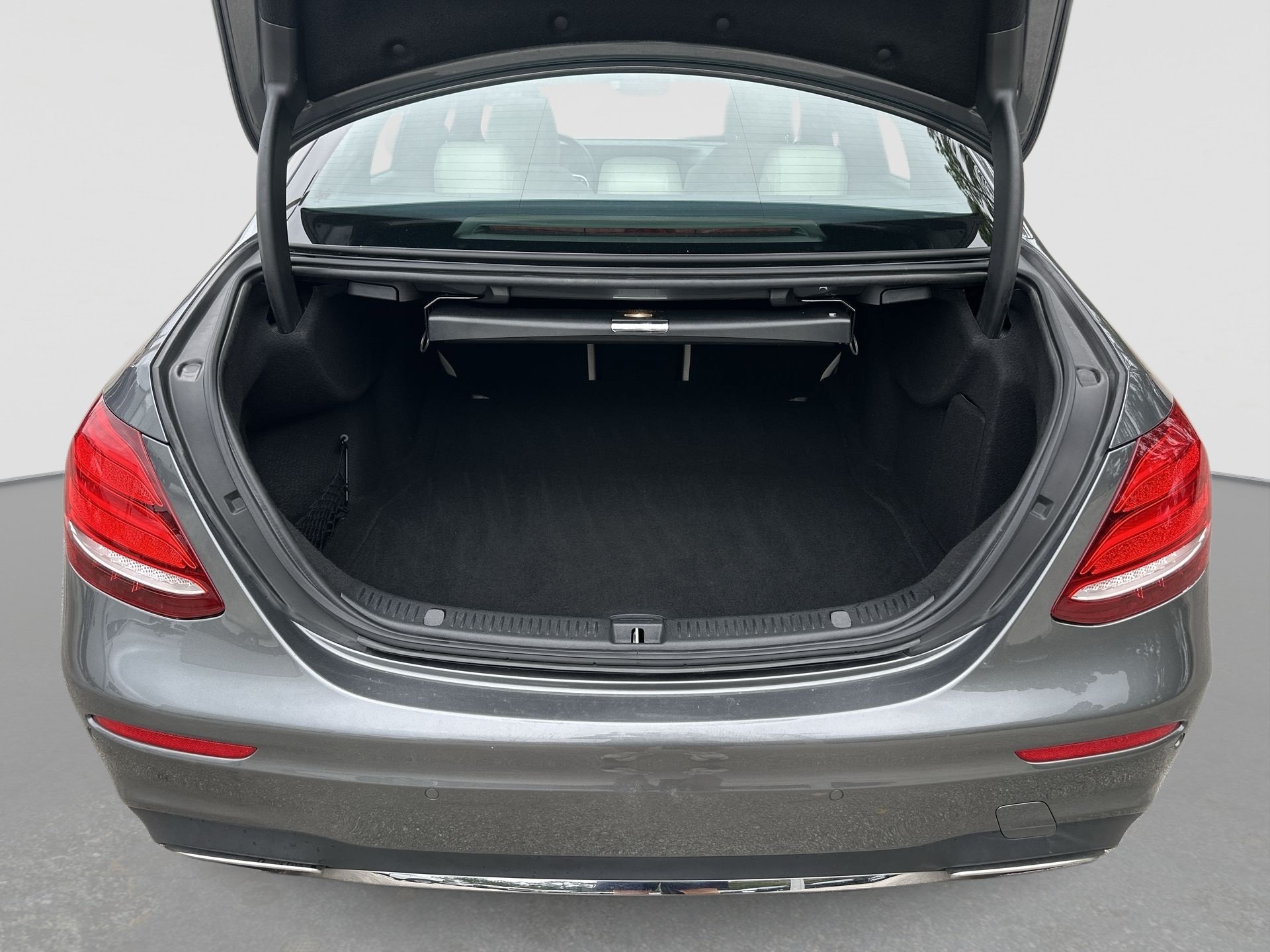 Used 2020 Mercedes-Benz E 350 Sedan image 26