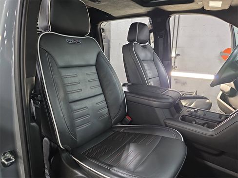 Used 2024 GMC Sierra 2500 AT4X image 10