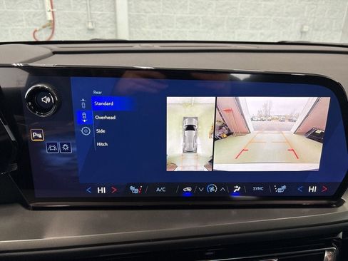 New 2026 Chevrolet Traverse LT image 36