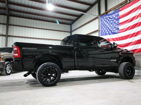 Used 2022 RAM 2500 Laramie AWD/4WD image 11