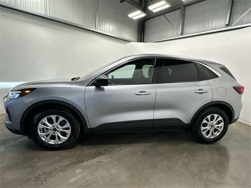 Used 2023 Ford Escape Active image 2