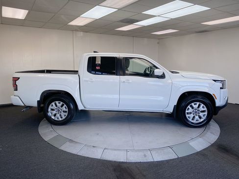 Used 2022 Nissan Frontier SV image 6