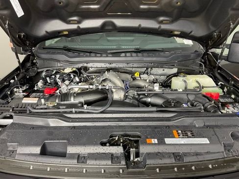 New 2026 Ford F250 Lariat w/ Black Appearance Package image 9