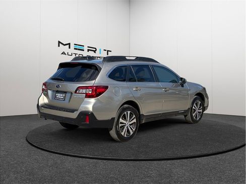 Used 2019 Subaru Outback 2.5i Limited AWD/4WD image 9