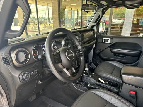 Used 2018 Jeep Wrangler Unlimited Sport AWD/4WD image 10