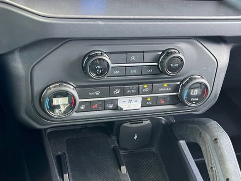 Used 2025 Ford Bronco Badlands AWD/4WD image 27