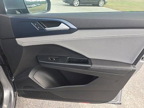 Used 2024 Volkswagen Taos SE image 36