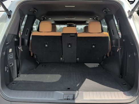 Certified 2026 Lexus LX 600 4WD w/ Accessory Package (Z1) image 28