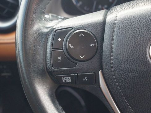 Used 2018 Toyota RAV4 Limited w/ Advanced Technology Package image 11