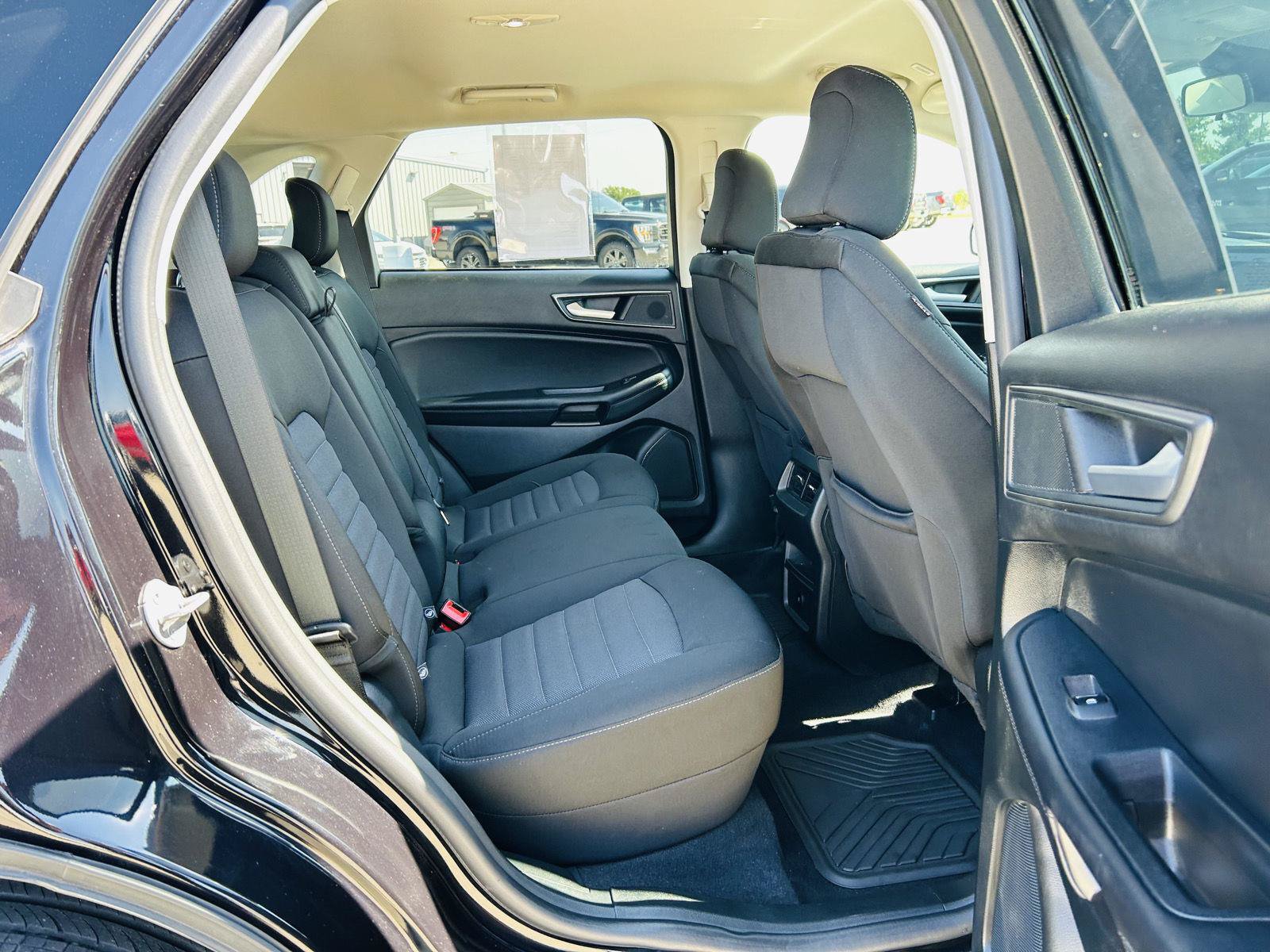 Used 2024 Ford Edge SE w/ Black Appearance Package AWD/4WD image 25