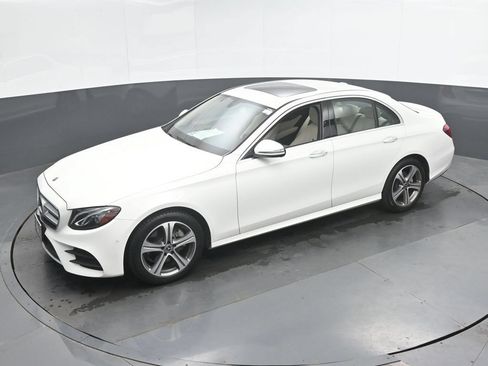 Used 2018 Mercedes-Benz E 300 4MATIC image 36