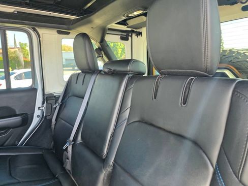 Used 2024 Jeep Wrangler Unlimited Rubicon 4xe AWD/4WD image 16