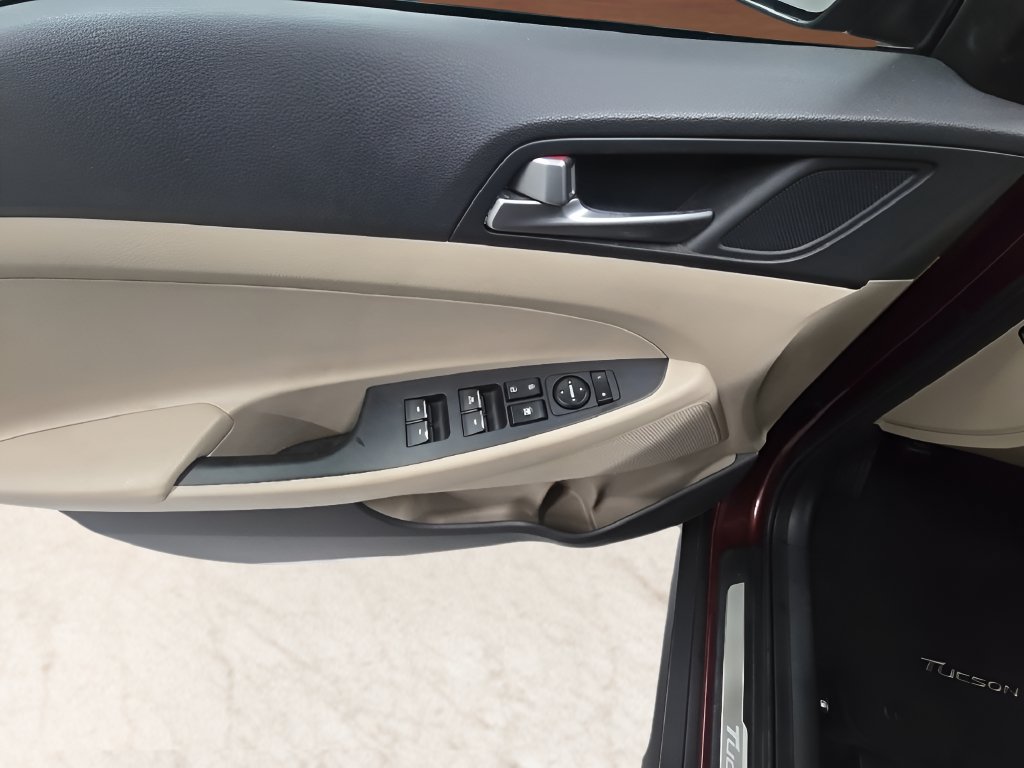 Used 2016 Hyundai Tucson Limited FWD image 11