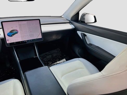Used 2020 Tesla Model Y Long Range AWD/4WD image 24