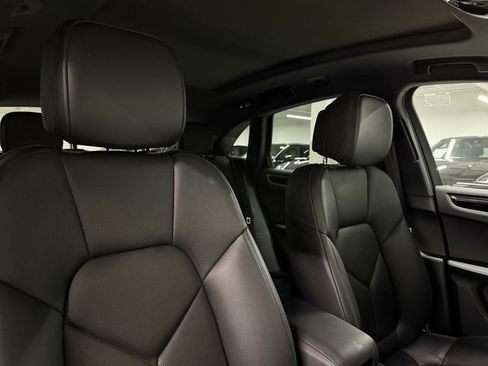 Certified 2026 Porsche Macan image 26