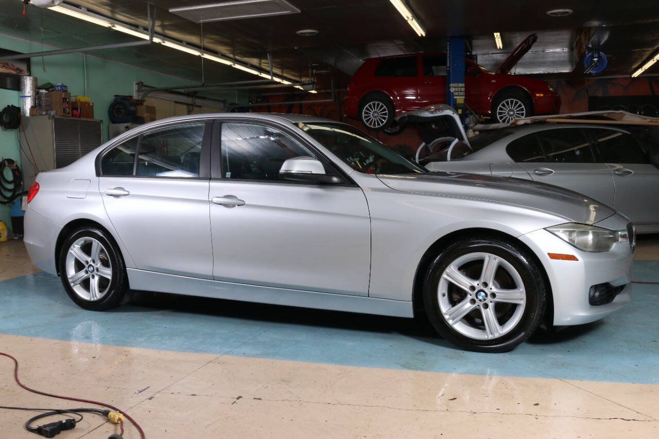Used 2013 BMW 328i Sedan RWD image 1