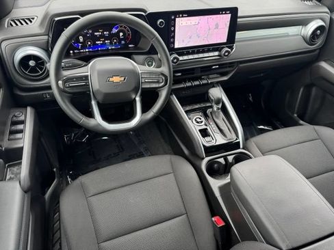Used 2025 Chevrolet Colorado LT w/ Advanced Trailering Package AWD/4WD image 10