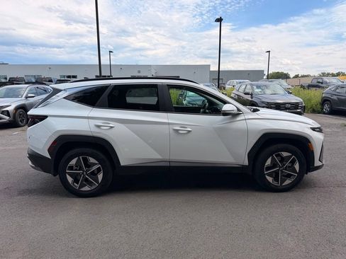Certified 2025 Hyundai Tucson SEL AWD/4WD image 2