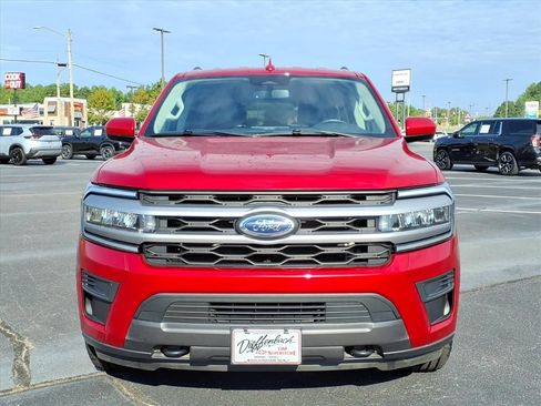 Used 2022 Ford Expedition XLT AWD/4WD image 2