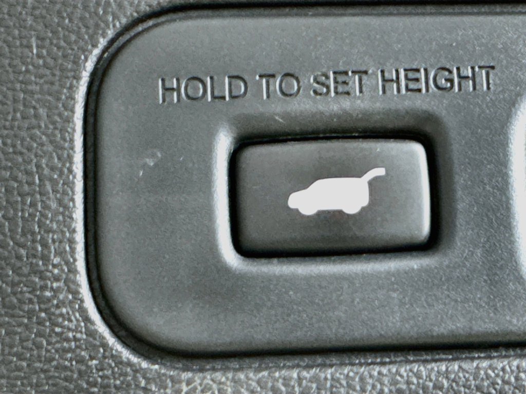 Used 2022 Acura MDX w/ Advance Package AWD/4WD image 32