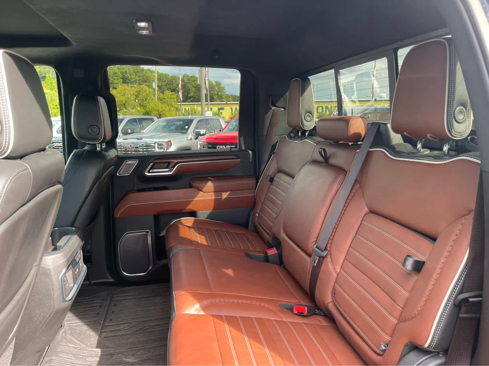 Used 2024 GMC Sierra 2500 Denali Ultimate AWD/4WD image 21