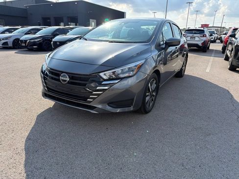 Used 2025 Nissan Versa SV w/ Trunk Package FWD image 1