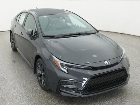 Used 2026 Toyota Corolla SE FWD image 7