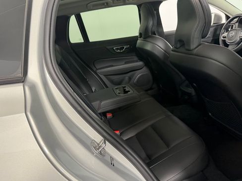 Used 2025 Volvo V60 B5 Cross Country Plus AWD/4WD image 29