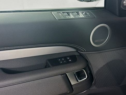 New 2026 Land Rover Discovery Dynamic SE image 20