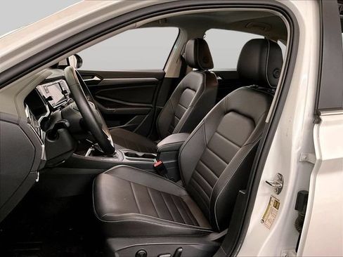 Used 2023 Volkswagen Jetta SE w/ Panoramic Sunroof Package FWD image 24