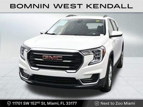 Used 2023 GMC Terrain SLE w/ Driver Convenience Package image 8