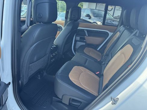 Used 2024 Land Rover Defender 130 X-Dynamic SE AWD/4WD image 13