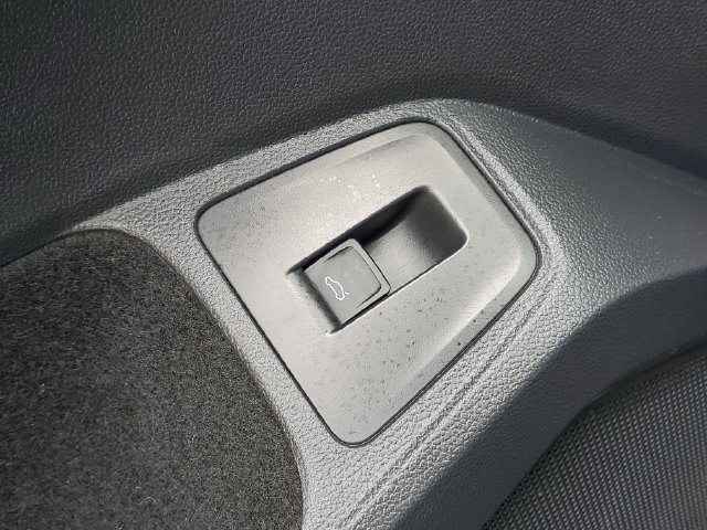 Used 2022 Volkswagen Tiguan SE FWD image 18