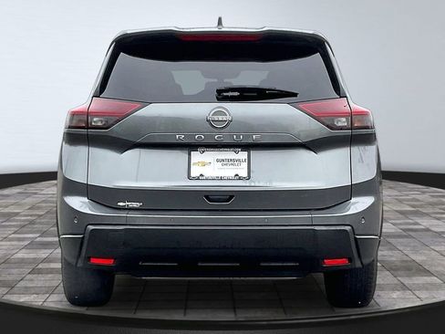 Used 2025 Nissan Rogue SV image 4
