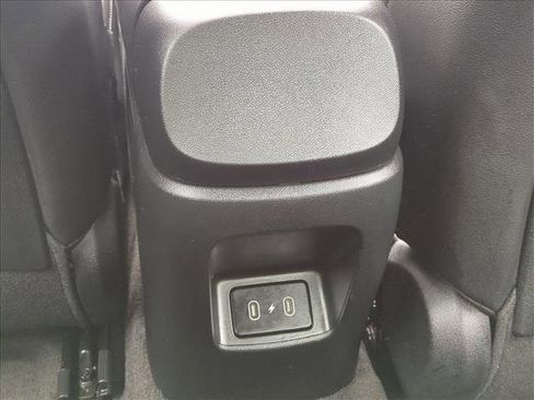 Certified 2025 Hyundai Elantra Limited image 19