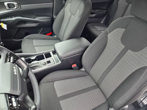 New 2026 Kia Sorento LX FWD image 17